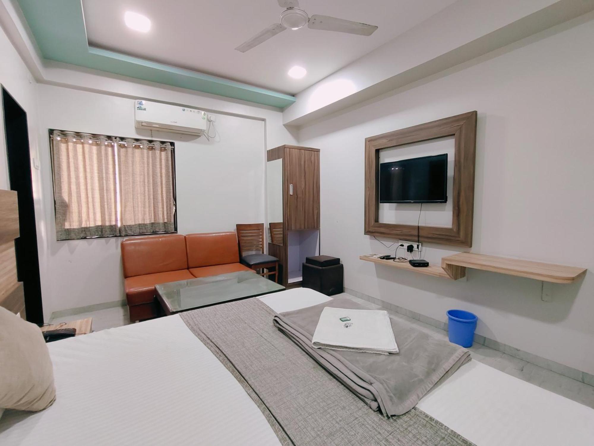 Hotel Pragati Inn Ahmednagar Exterior foto